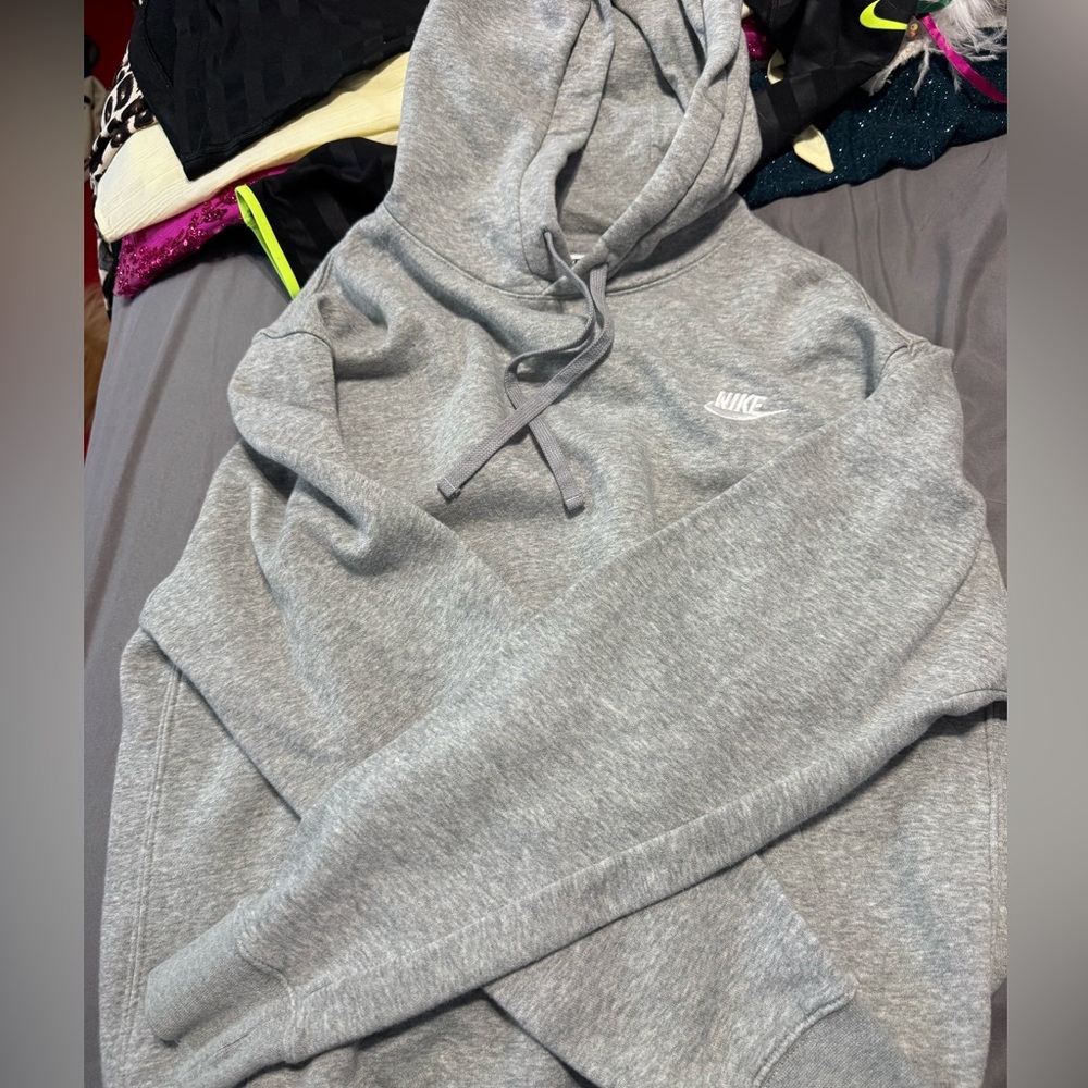 Nike Heather Gray Sweatshirt